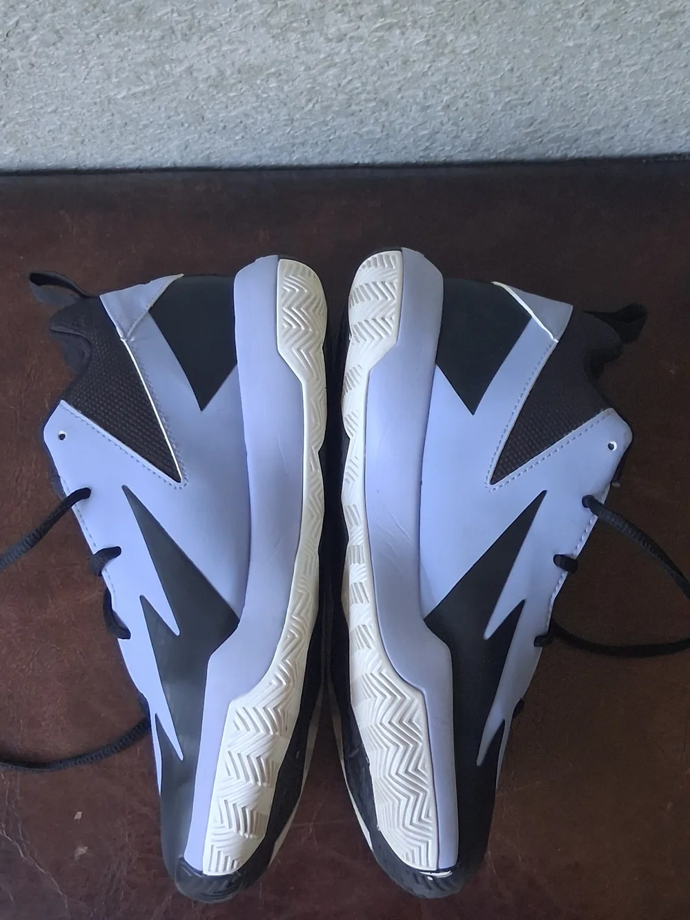 Adidas Cross 'Em Up Select Basketball Shoe - Size 5